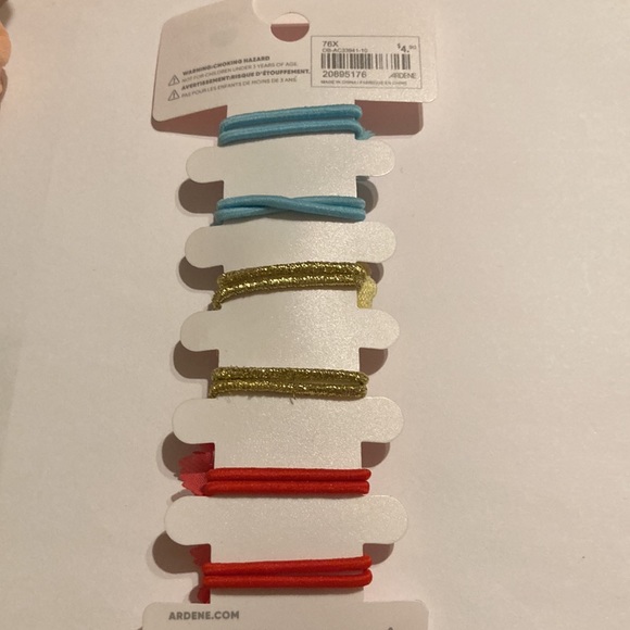 Ardene’s Girls Hair Tie Band and Flower Elastics - Picture 8 of 8